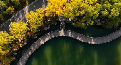 塞上湖城秋意浓